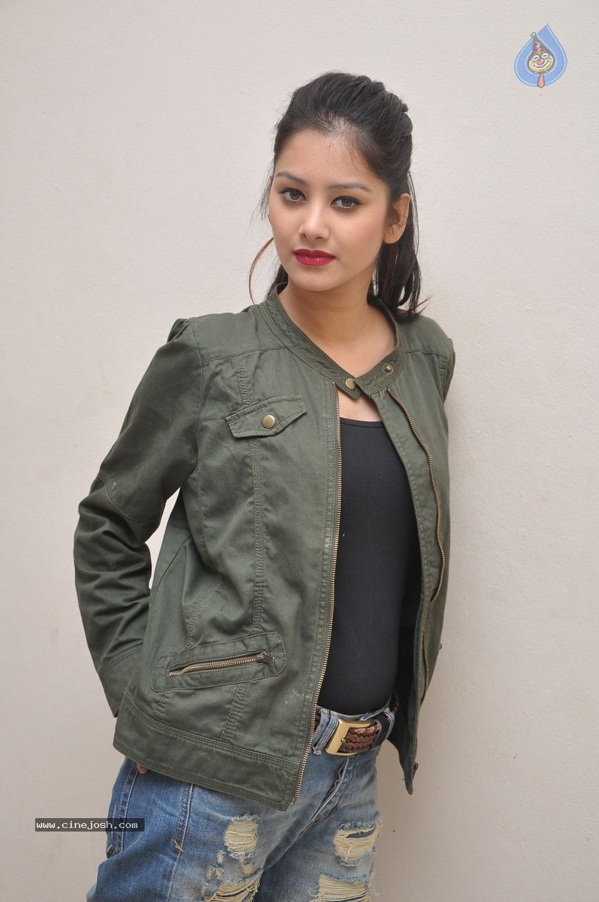 Mounika New Stills - 34 / 61 photos