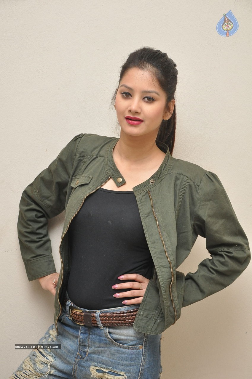 Mounika New Stills - 36 / 61 photos