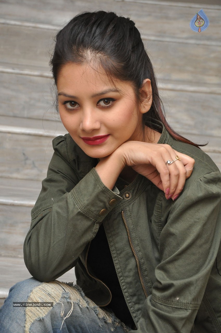 Mounika New Stills - 40 / 61 photos