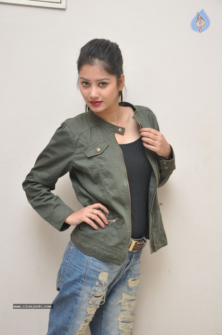 Mounika New Stills - 45 / 61 photos