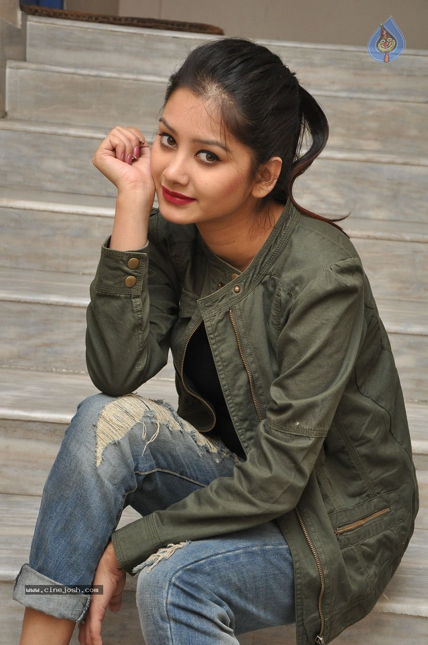 Mounika New Stills - 52 / 61 photos