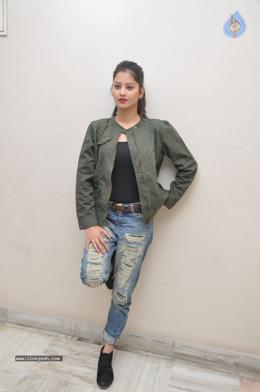 Mounika New Stills - 60 / 61 photos