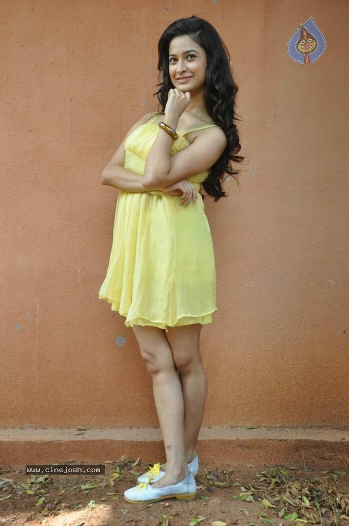 Mrudhula Hot Stills - 46 / 79 photos