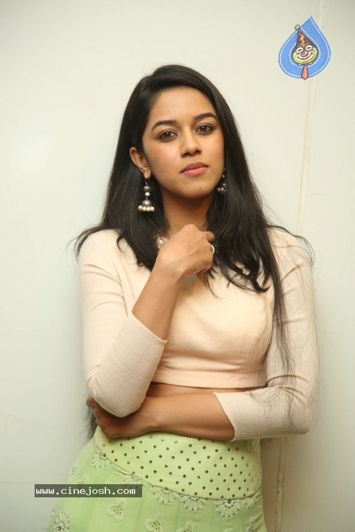 Mrunalini Photos - 1 / 19 photos