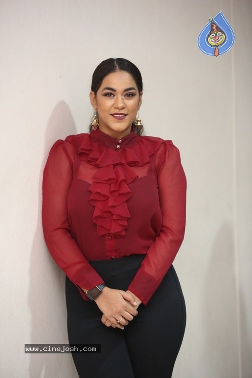 Mumaith Khan Images - 7 / 10 photos