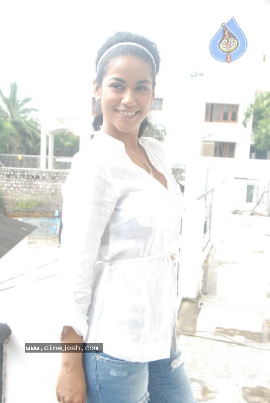 Mumaith Khan New Photos - 29 / 36 photos