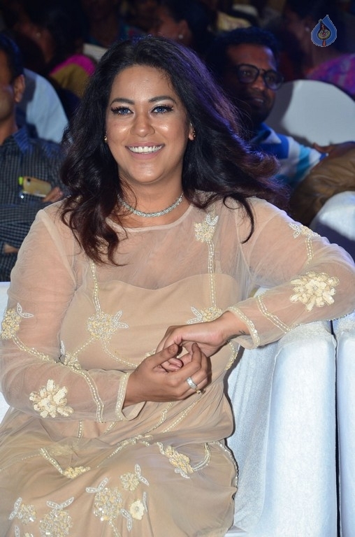 Mumaith Khan Stills - 7 / 26 photos