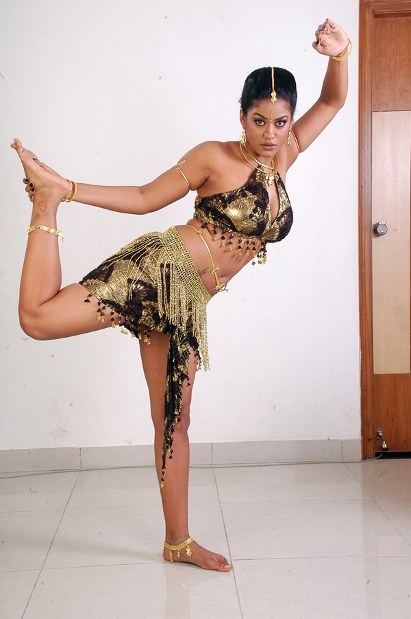 Mumaith Khan - 127 / 217 photos