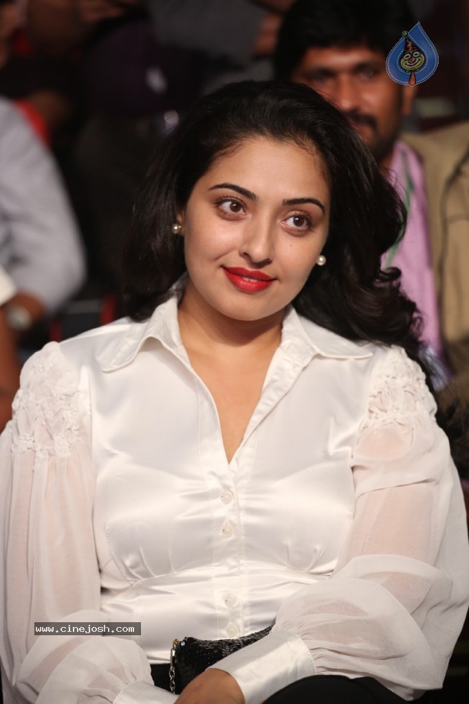 Mumtaz New Stills - 30 / 83 photos