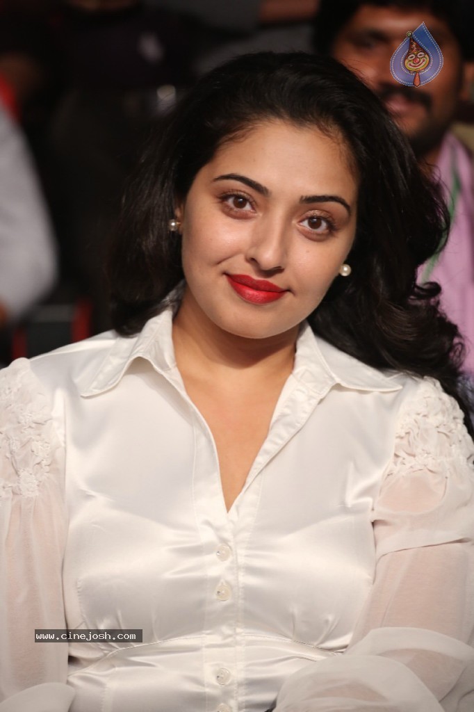 Mumtaz New Stills - 34 / 83 photos