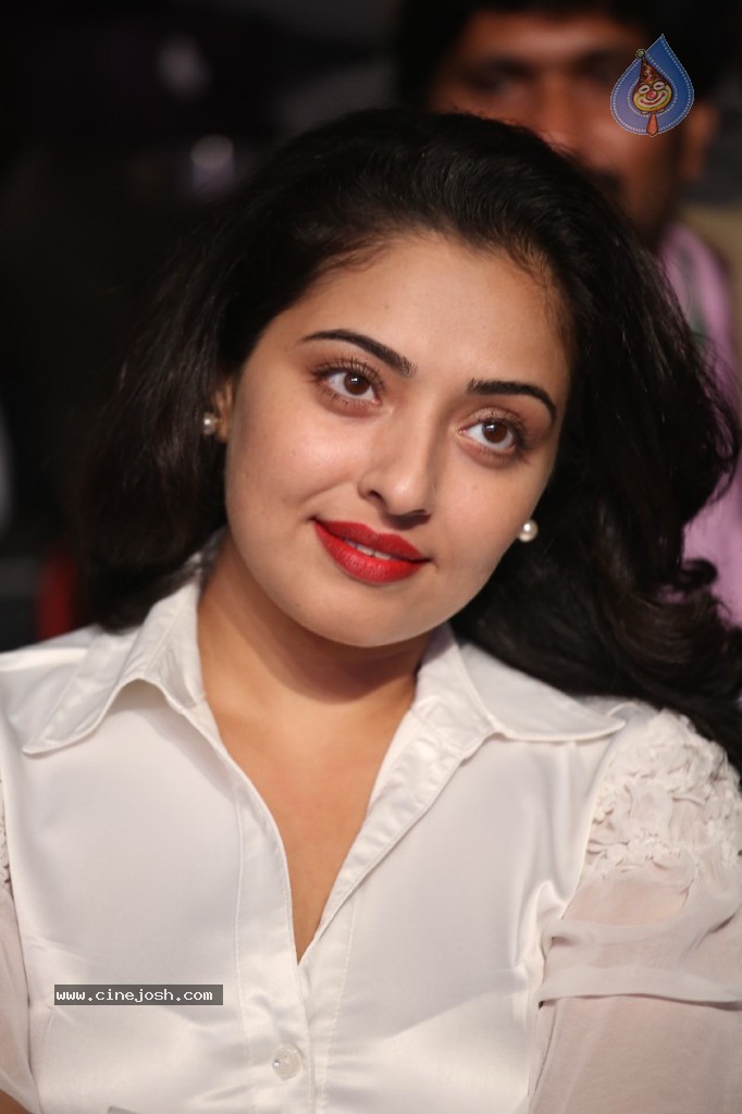 Mumtaz New Stills - 57 / 83 photos