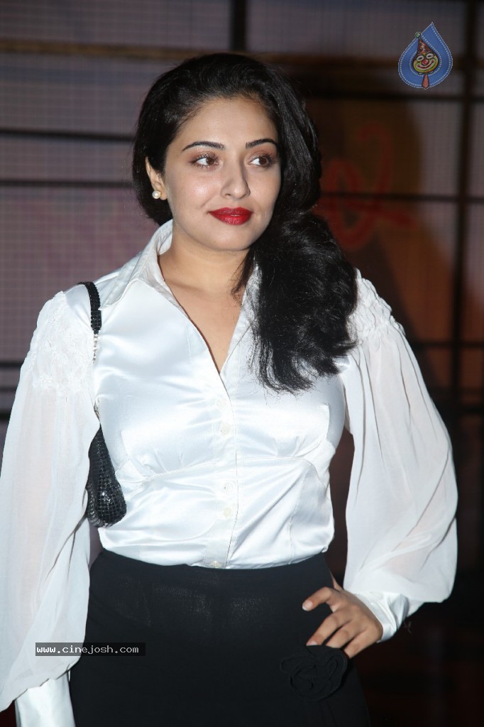 Mumtaz New Stills - 70 / 83 photos