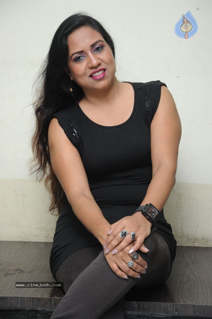 Mumtaz Stills - 2 / 25 photos