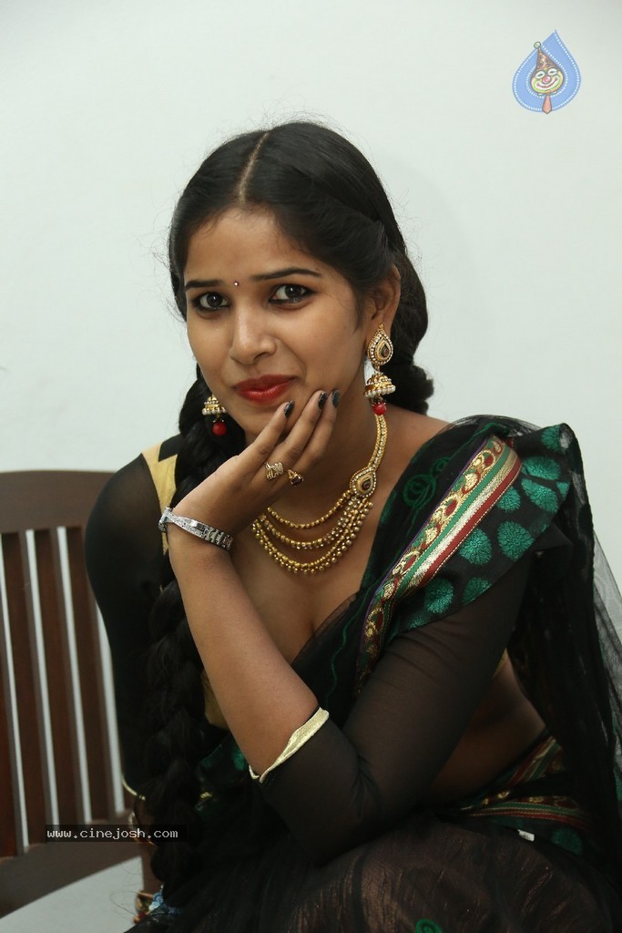 Mynaa Latest Photos - 96 / 110 photos