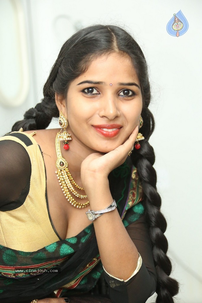 Mynaa Latest Photos - 98 / 110 photos