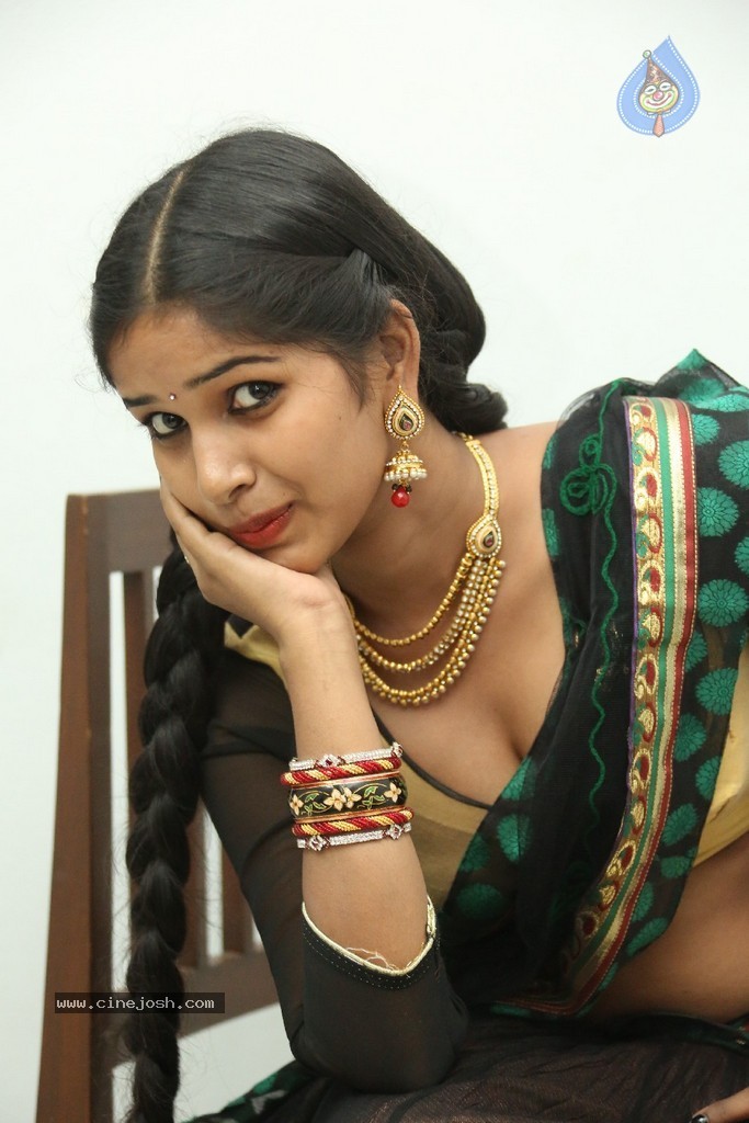 Mynaa Latest Photos - 99 / 110 photos