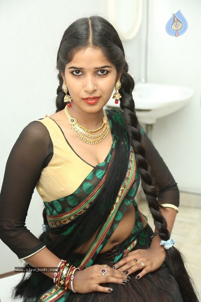 Mynaa Latest Photos - 104 / 110 photos