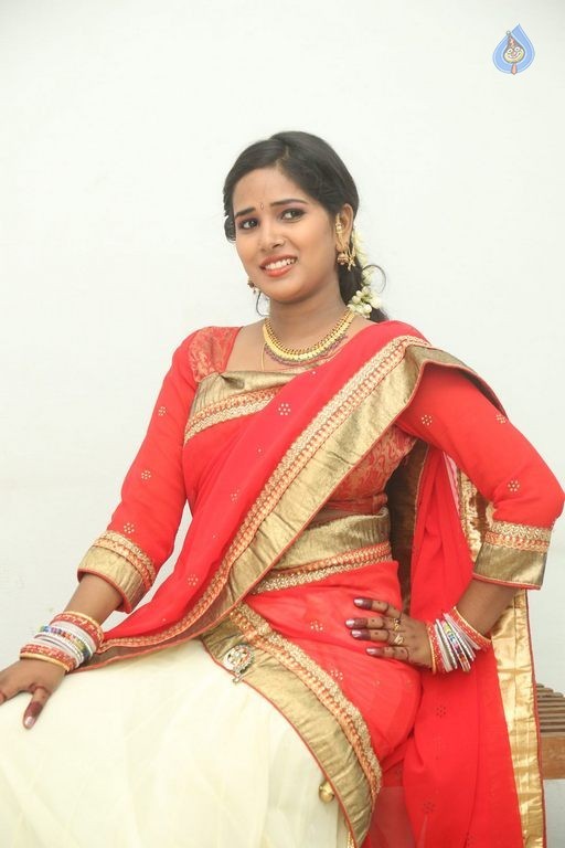 Mynaa Photos - 13 / 29 photos