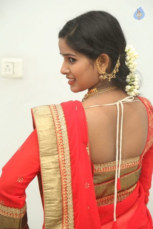 Mynaa Photos - 14 / 29 photos