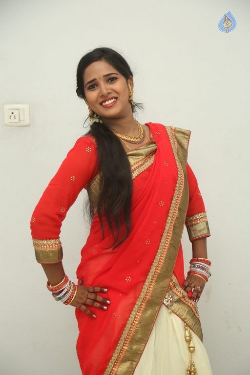 Mynaa Photos - 17 / 29 photos