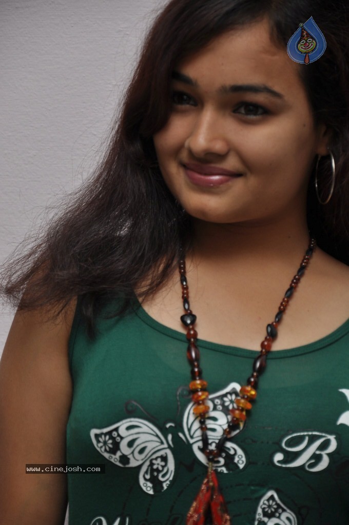 Mythili Stills - 17 / 40 photos