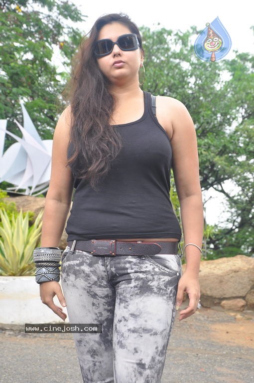 Namitha Hot Stills - 60 / 68 photos