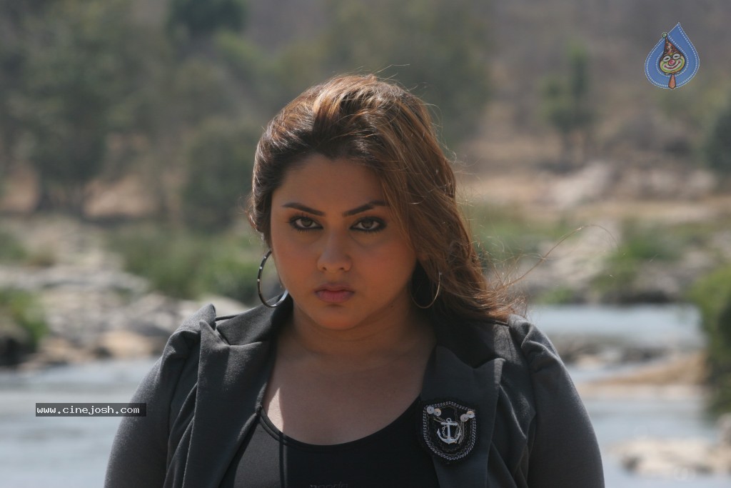 Namitha New Stills - 52 / 91 photos