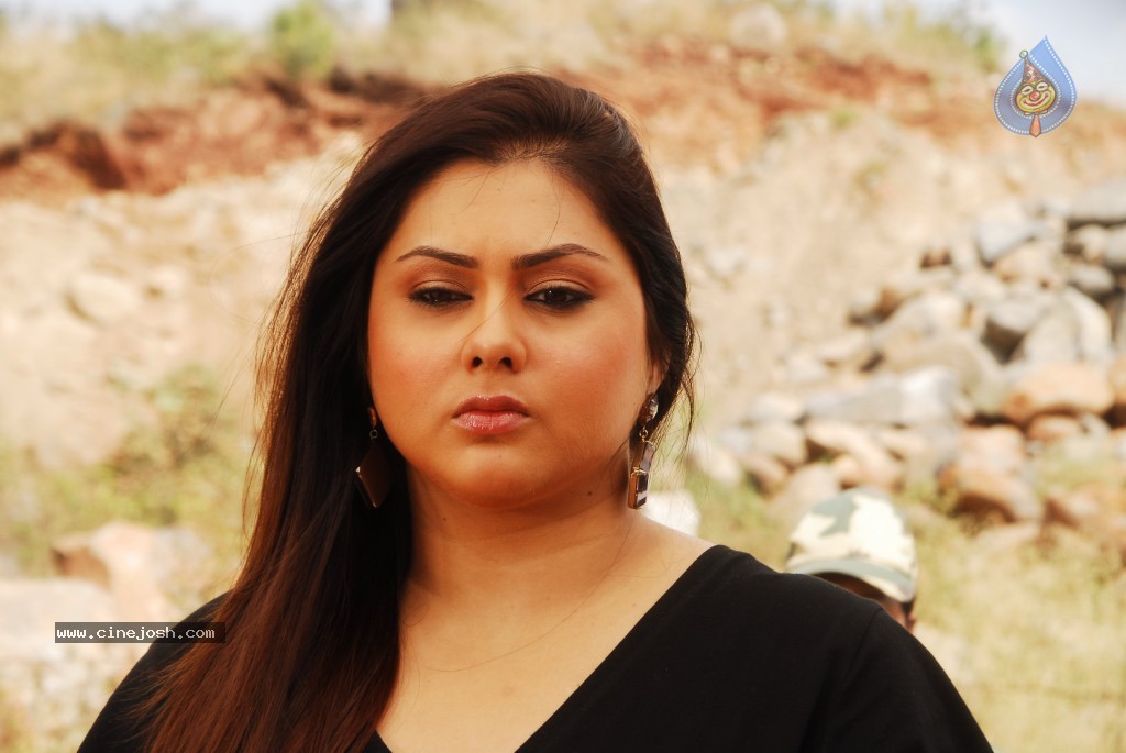 Namitha New Stills - 66 / 91 photos