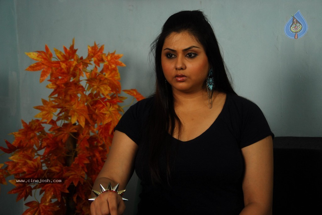 Namitha New Stills - 75 / 91 photos