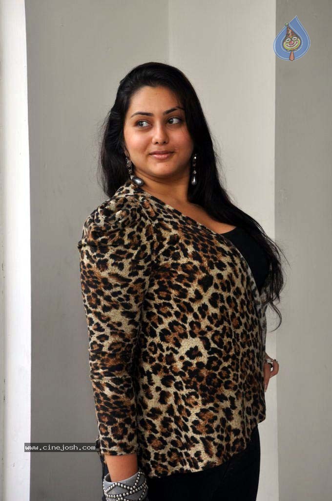 Namitha New Stills - 31 / 46 photos