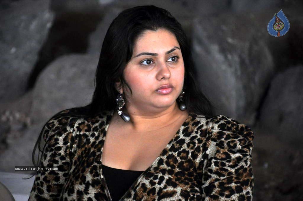 Namitha New Stills - 36 / 46 photos