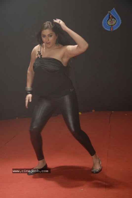 Namitha Stills - 36 / 59 photos