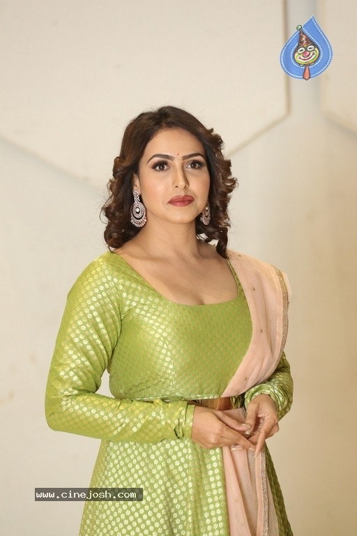 Nandini Rai Photos - 4 / 39 photos