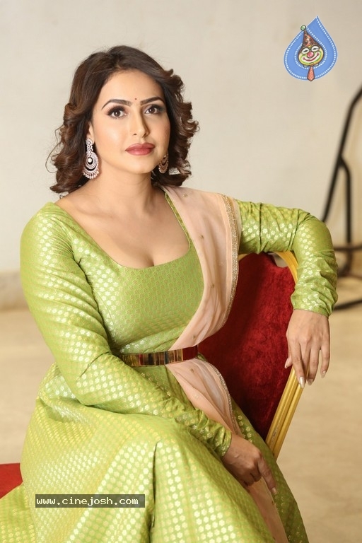 Nandini Rai Photos - 9 / 39 photos