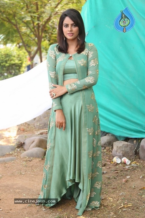 Nandita Swetha Photos - 2 / 15 photos