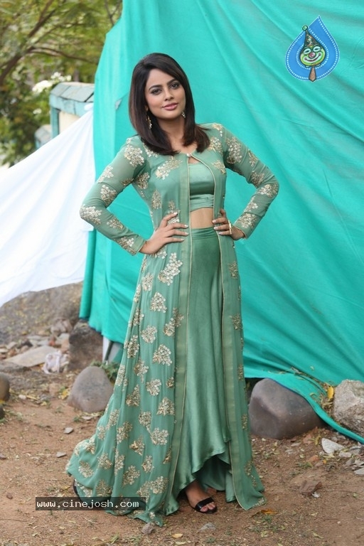 Nandita Swetha Photos - 13 / 15 photos