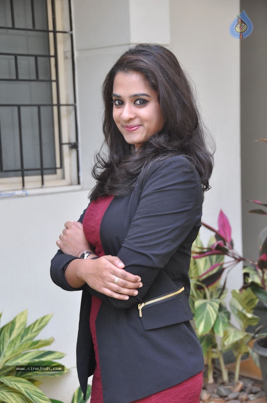 Nanditha New Gallery - 7 / 76 photos