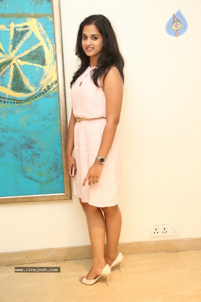 Nanditha New Stills - 26 / 78 photos