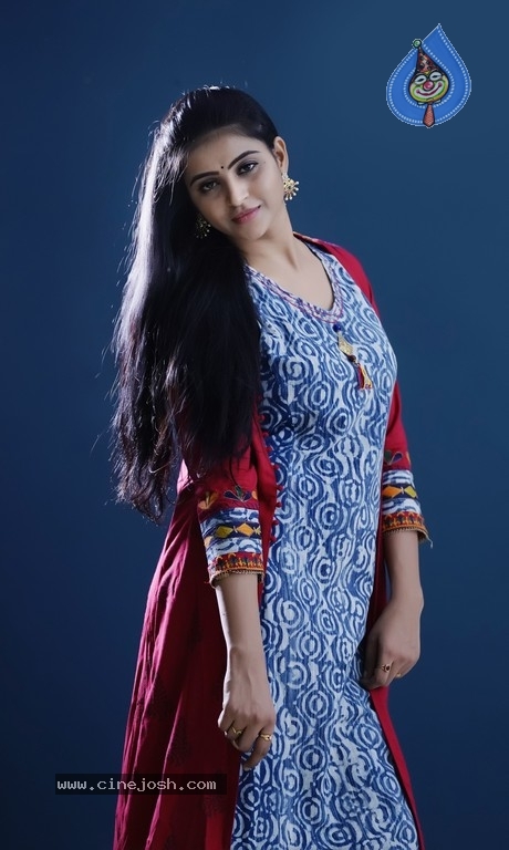 Naveena Naveena Sex - Naveena Reddy Photos - Photo 4 of 21