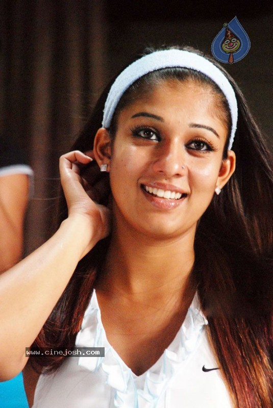 Nayanthara Gallery - 29 / 45 photos