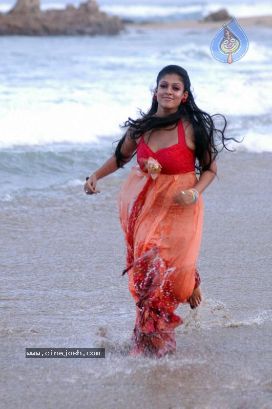 Nayanthara Gallery - 43 / 45 photos