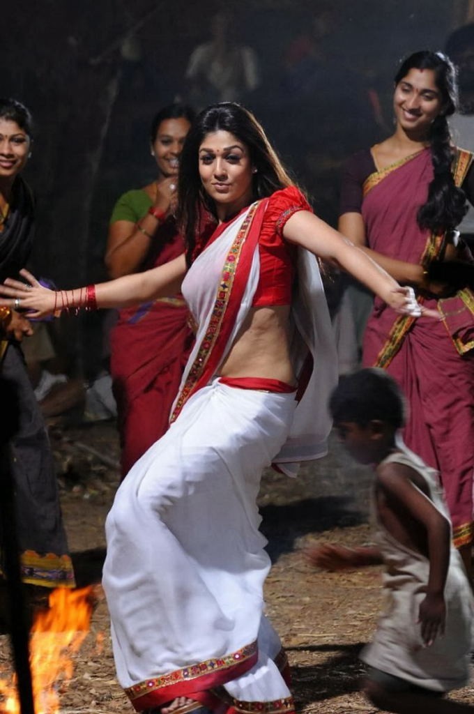 Nayanthara Hot Photos - 23 / 66 photos