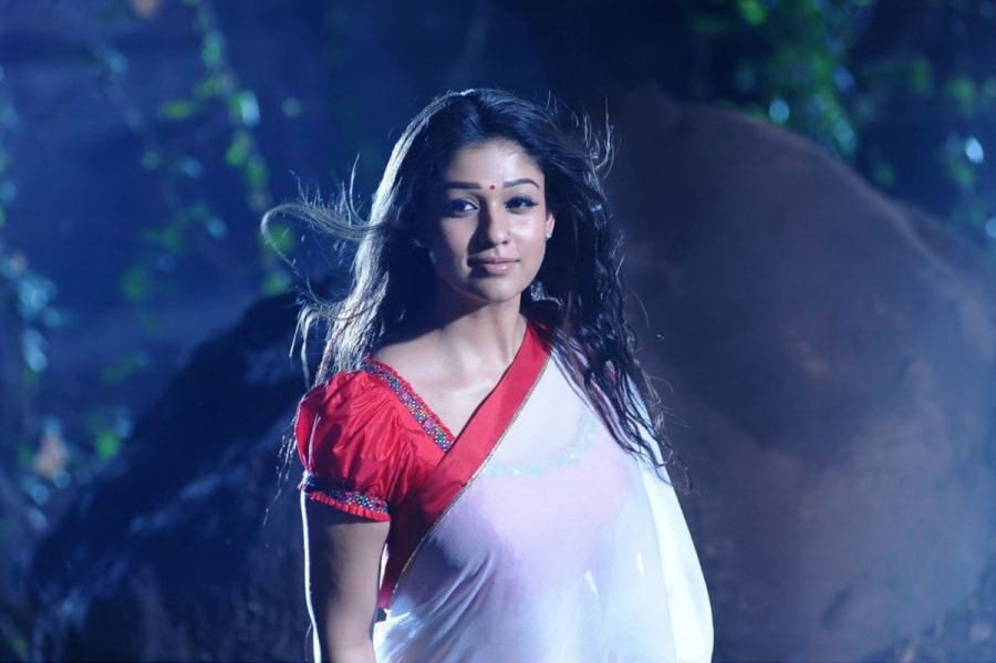 Nayanthara Hot Photos - 26 / 66 photos