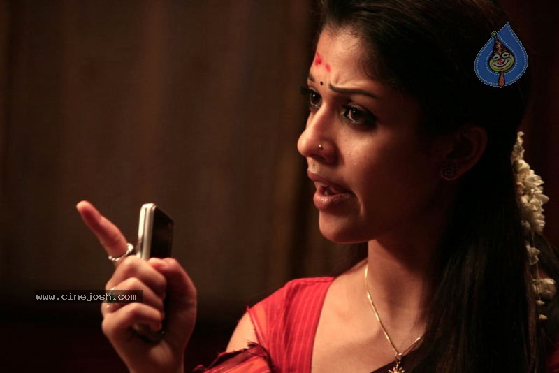 Nayanthara Pics - 32 / 50 photos