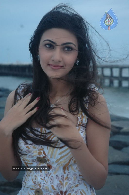 Neelam Stills - 15 / 35 photos