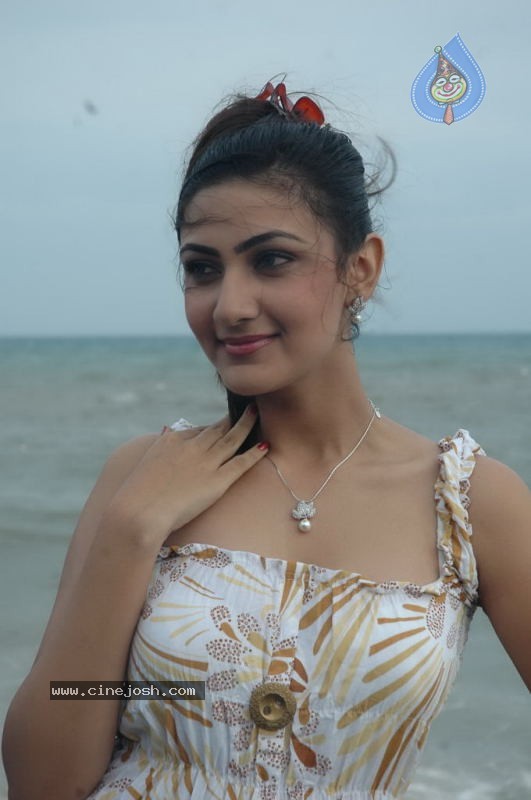 Neelam Stills - 29 / 35 photos