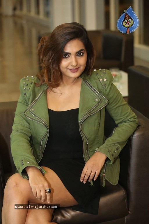 Neha Deshpande Images - 11 / 21 photos