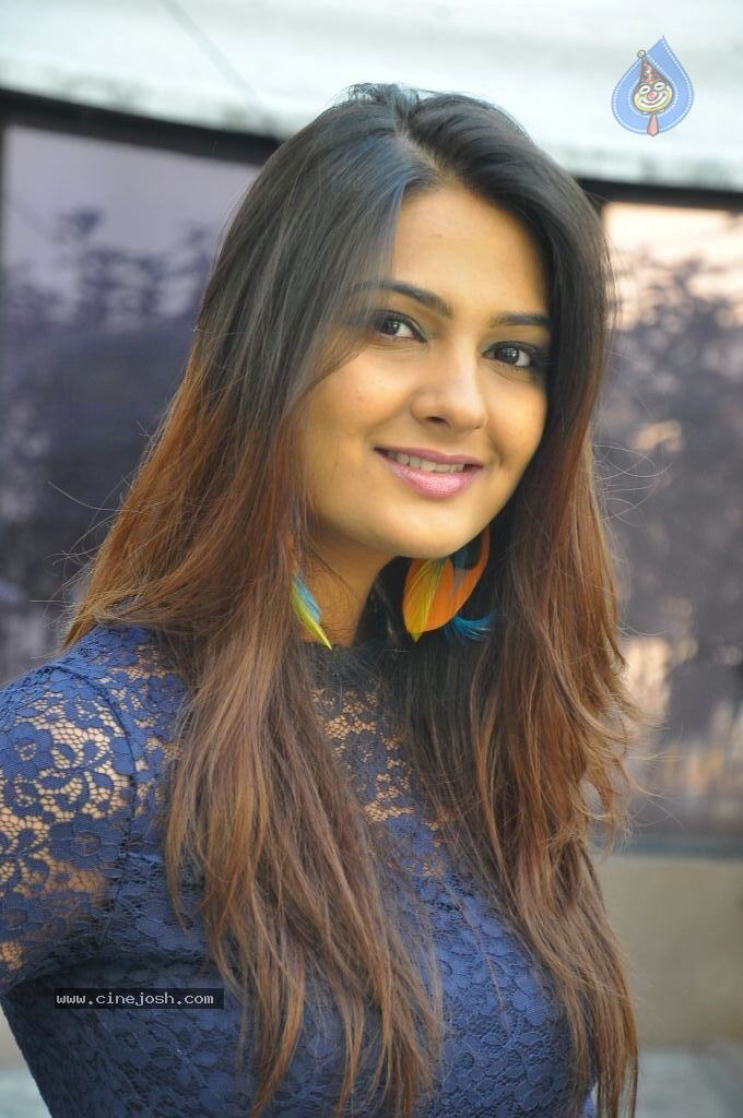 Neha Deshpande Stills - 25 / 73 photos