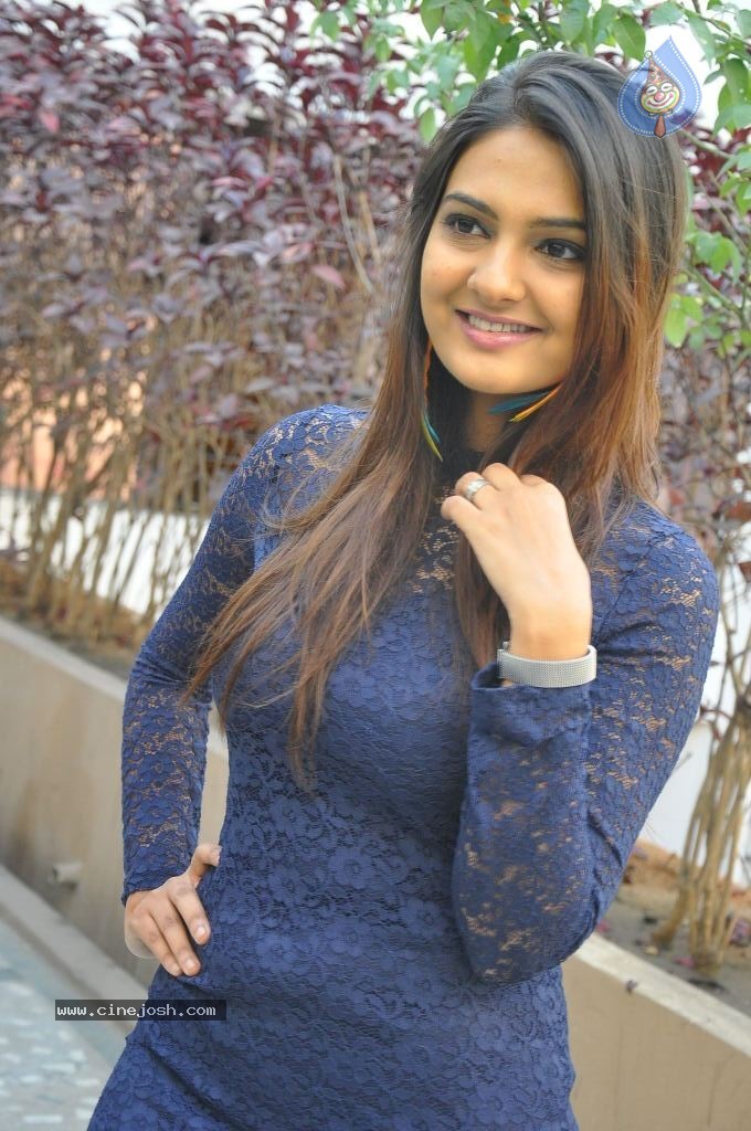 Neha Deshpande Stills - 41 / 73 photos