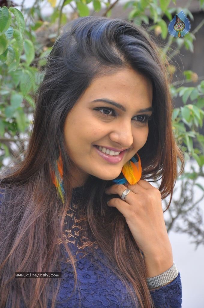 Neha Deshpande Stills - 45 / 73 photos